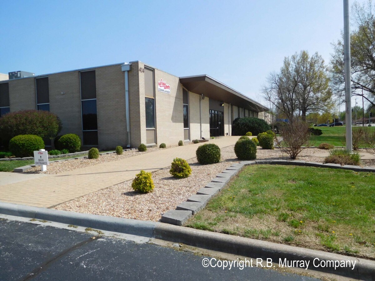 424 N Cedarbrook Ave, Springfield, MO 65802