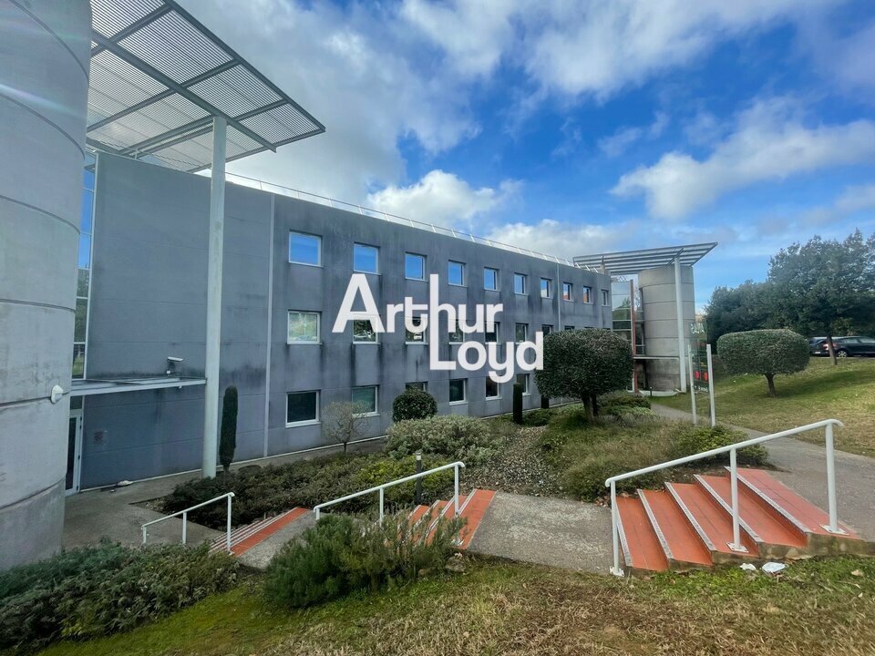 Office in Valbonne for sale Building Photo- Image 1 of 5