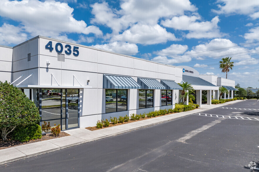 4023 Tampa Rd, Oldsmar, FL for lease - Building Photo - Image 1 of 18