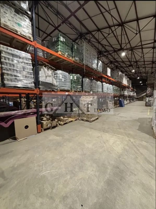 Office in Villeneuve-la-Garenne for lease Interior Photo- Image 1 of 5