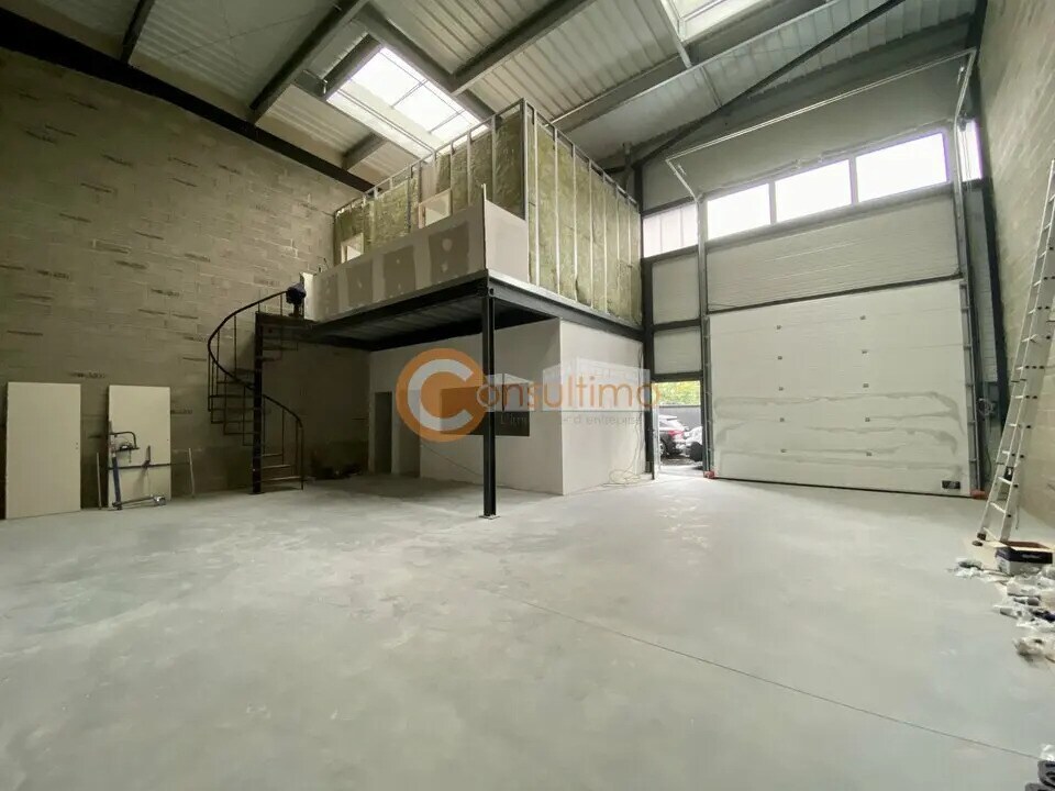 Flex in Beychac-et-Caillau for lease Interior Photo- Image 1 of 6