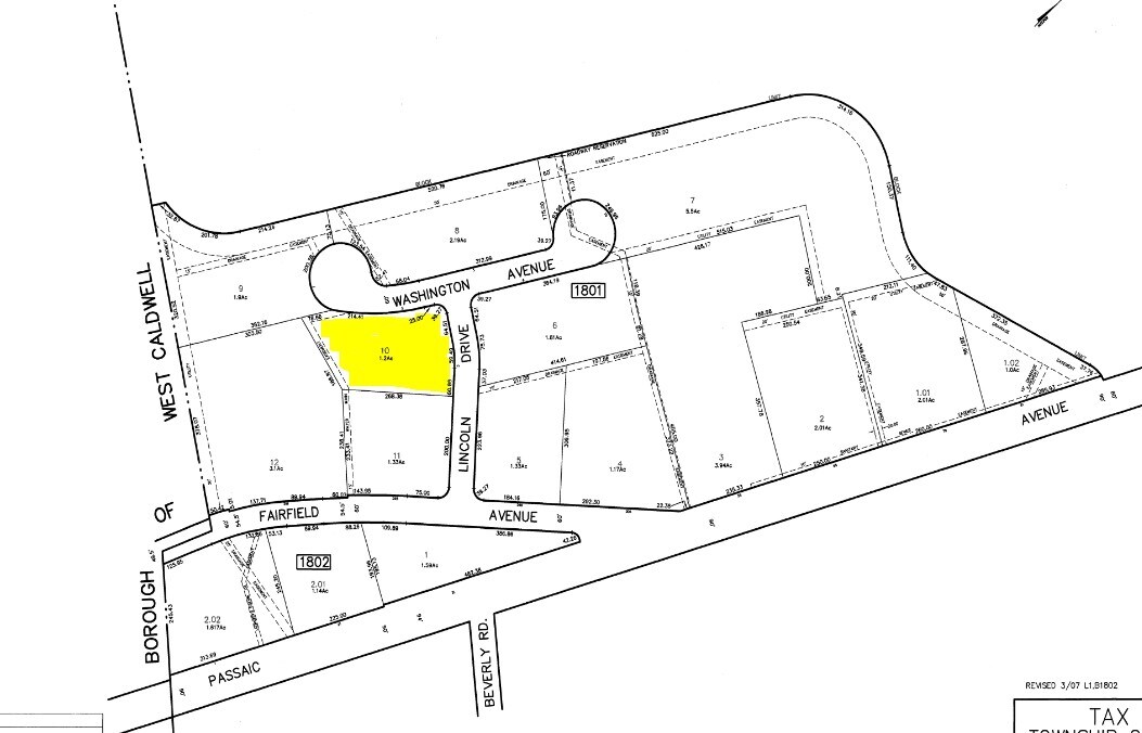 3 Lincoln Dr, Fairfield, NJ 07004