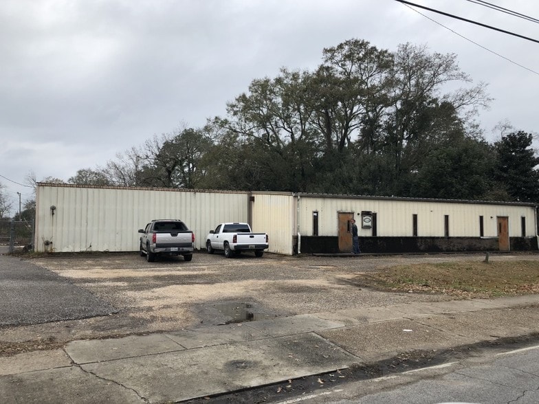 1951 Duval St, Mobile, AL for sale - Building Photo - Image 1 of 1