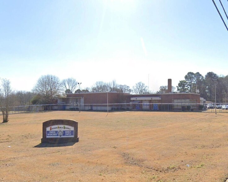 2601 Ivanhoe Ave, Jackson, MS for sale - Primary Photo - Image 1 of 3