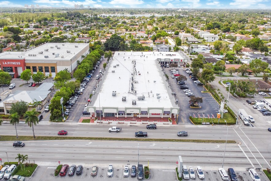 8318-8320 Bird Rd, Miami, FL for lease - Building Photo - Image 2 of 4