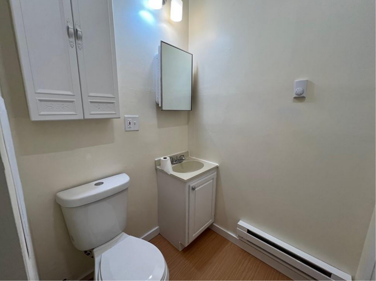 170 Meriden Rd, Waterbury, CT 06705 170 Meriden Road