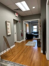 202 W Main St, St Charles, IL for lease Building Photo- Image 2 of 5