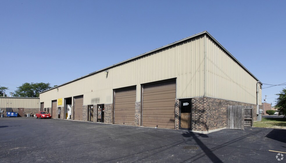527-533 W Wise Rd, Schaumburg, IL for sale - Primary Photo - Image 1 of 1