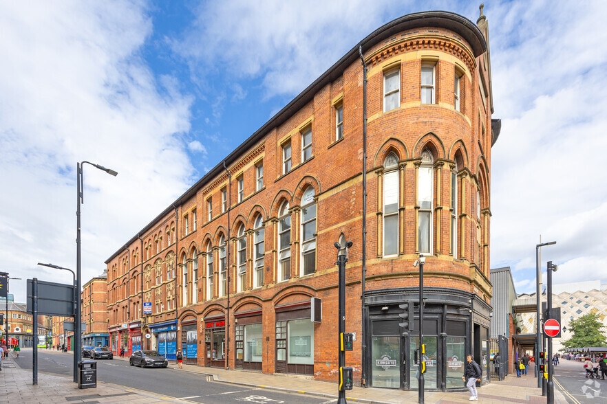 New York St, Leeds for lease - Primary Photo - Image 1 of 3