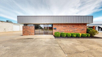 2109 N Yellowood Ave, Broken Arrow OK - Warehouse