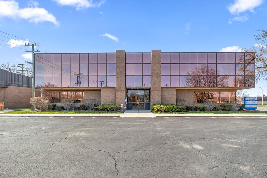 25050 Outer Dr, Lincoln Park, MI for lease - Building Photo - Image 1 of 23