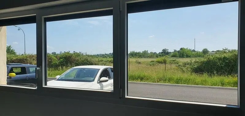 Industrial in Izon for lease - Interior Photo - Image 3 of 5