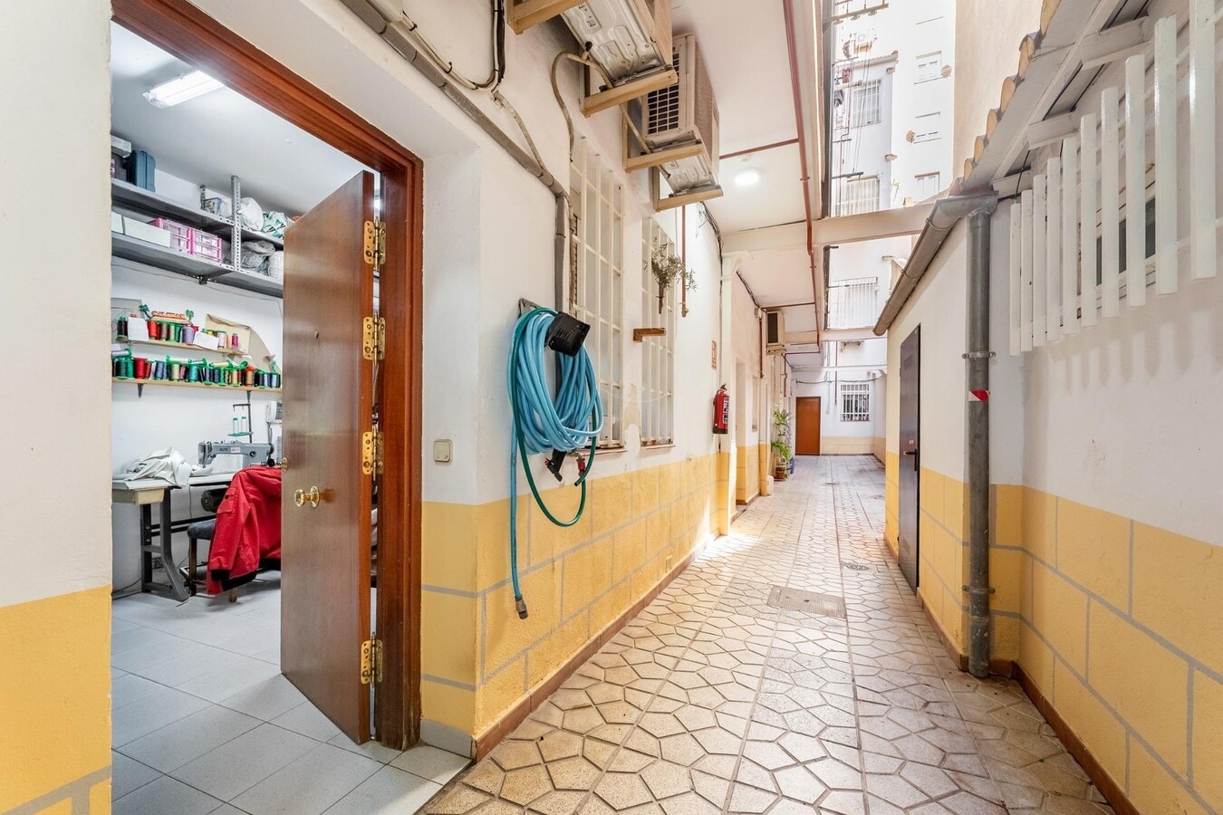 Calle de Ciudad Real, 8, Madrid, MAD 28045 - Unit 1 -  - Interior Photo - Image 2 of 11
