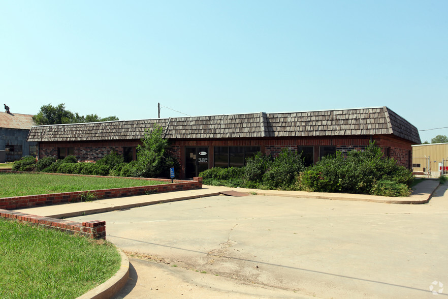 1131 N Little Ave, Cushing, OK for sale - Primary Photo - Image 1 of 1