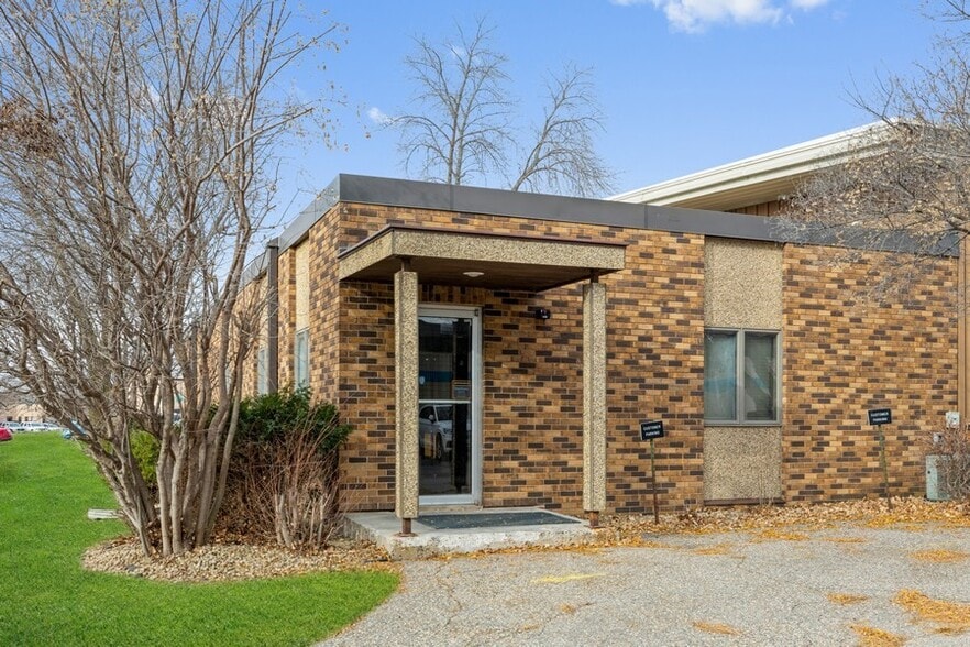 725 Spiral Blvd, Hastings, MN for lease - Building Photo - Image 2 of 4