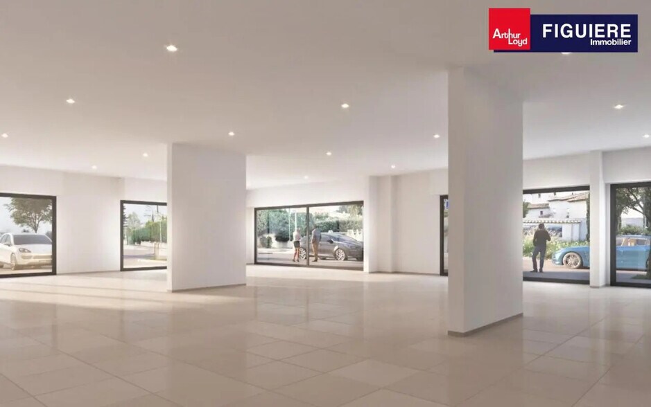 Retail in Istres for lease - Building Photo - Image 1 of 14