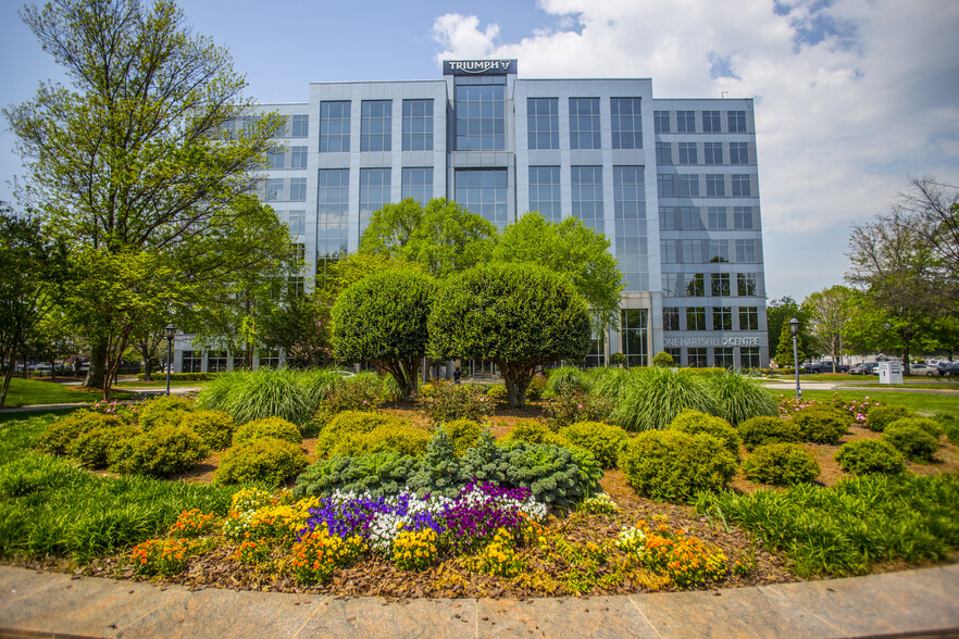 100 Hartsfield Centre Pky, Atlanta, GA for lease - Building Photo - Image 1 of 1