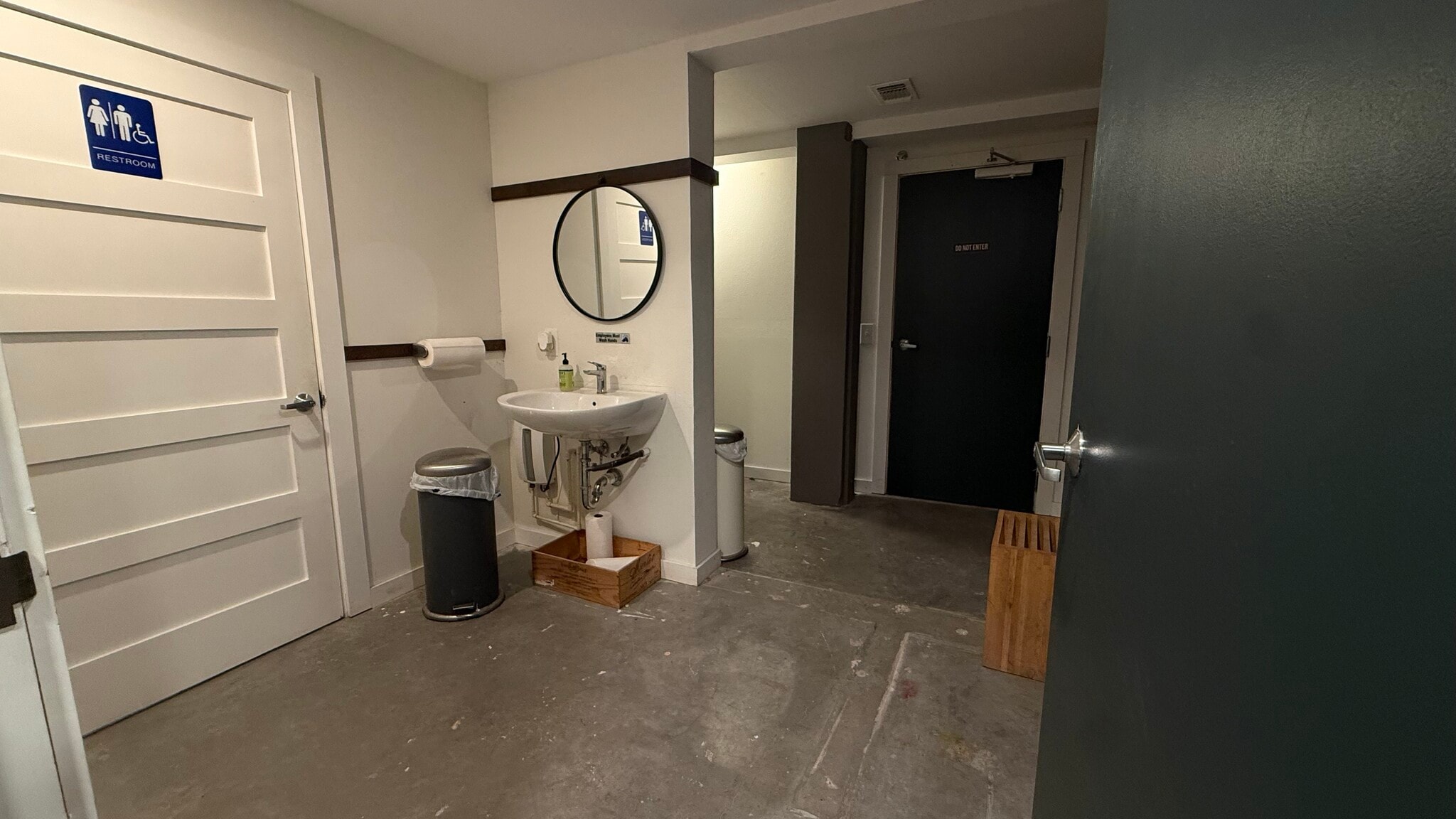 211 N Main St, Taylor, TX for lease Interior Photo- Image 1 of 4