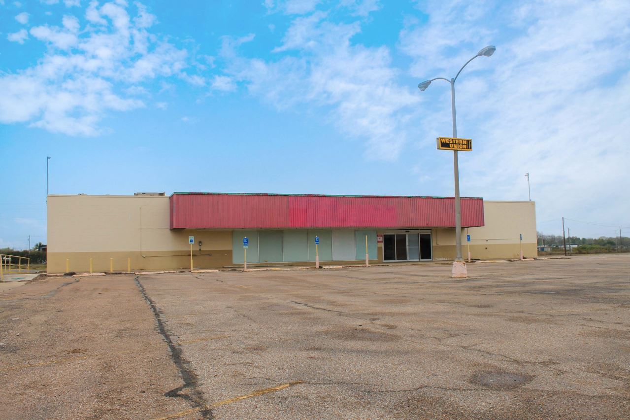 205 N Oak St, Pearsall, TX for sale Building Photo- Image 1 of 1