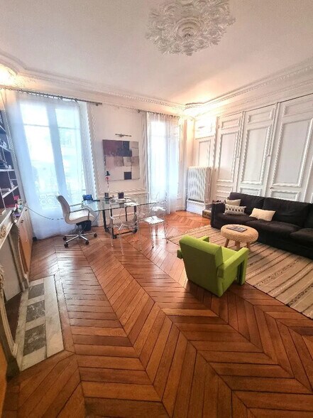 8 Bis Avenue Percier, Paris for lease - Interior Photo - Image 1 of 7