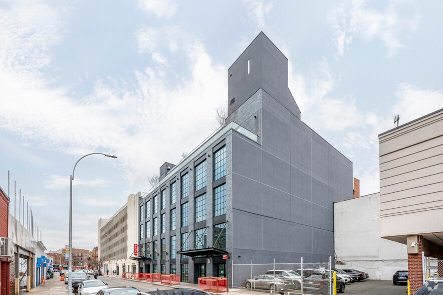 437 88th St, Brooklyn, NY for lease - Building Photo - Image 1 of 5