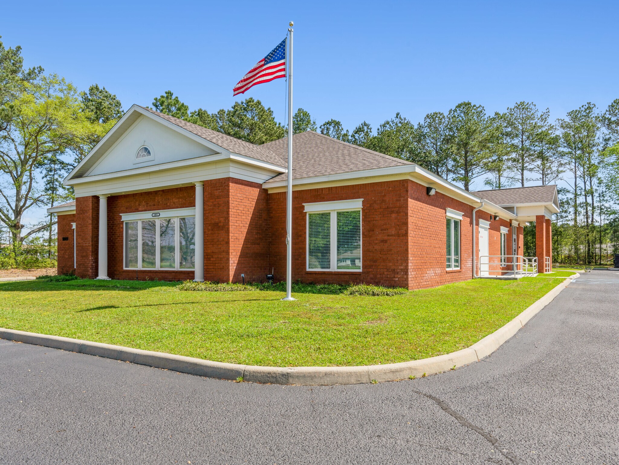1801 Honeysuckle Rd, Dothan, AL for sale Building Photo- Image 1 of 1