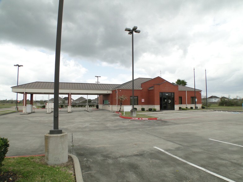 1450 FM 1462 Rd, Alvin, TX for sale - Primary Photo - Image 1 of 1