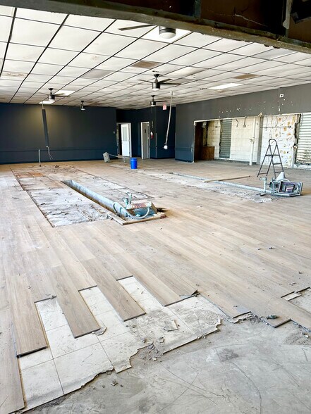 4210-4228 Fm-517, Dickinson, TX for lease - Building Photo - Image 3 of 7