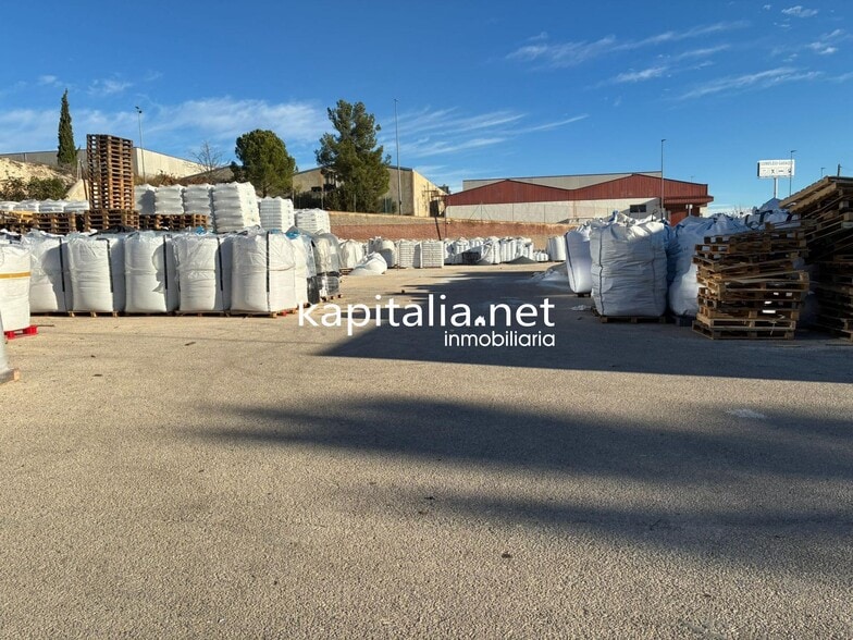 Industrial in València for sale - Construction Photo - Image 1 of 12