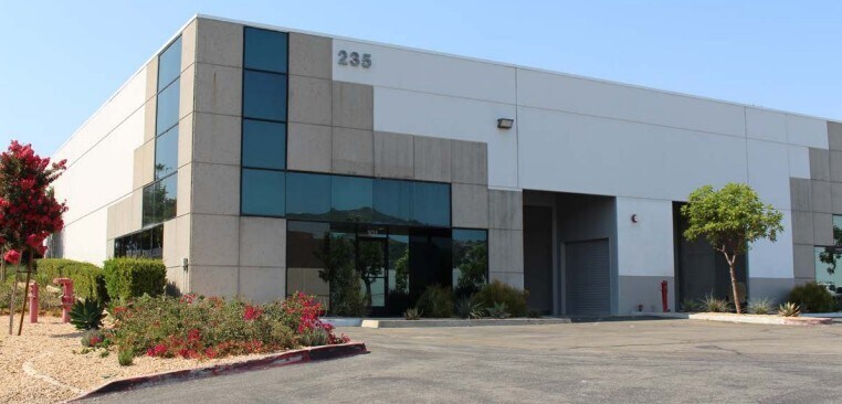 235 Benjamin Dr, Corona, CA for lease - Building Photo - Image 1 of 2