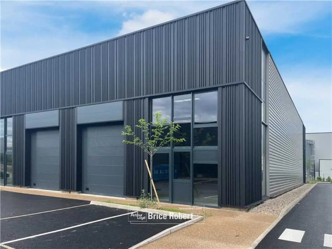 Flex in Trévoux for lease Building Photo- Image 1 of 6