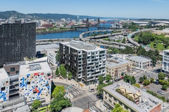 329 NE Couch St, Portland, OR - AERIAL  map view