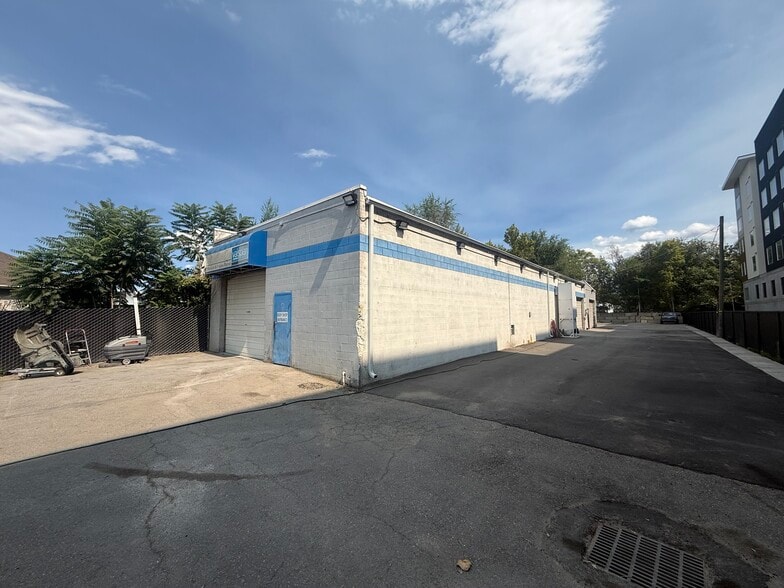 3957 S Main St, Salt Lake City, UT for lease - Building Photo - Image 1 of 2