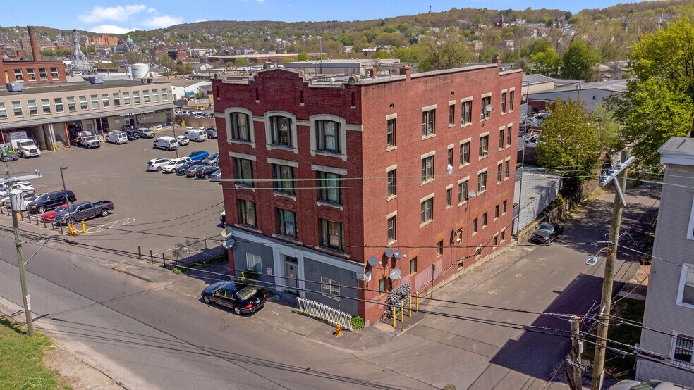 197 S Leonard St, Waterbury, CT for sale - Building Photo - Image 1 of 22