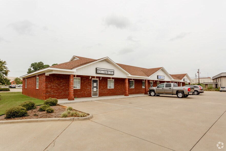 168 Ana Dr, Florence, AL for sale - Primary Photo - Image 1 of 1