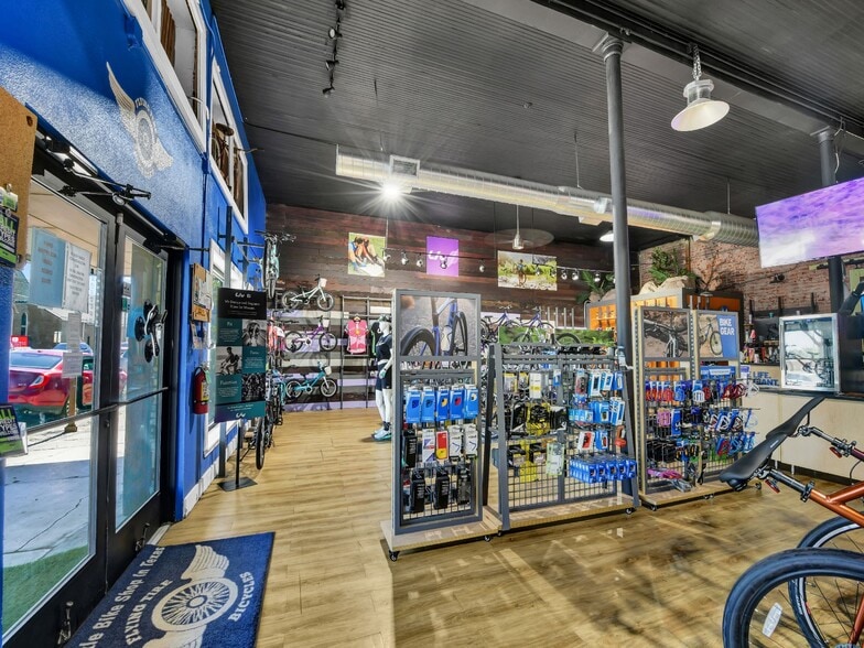 118 S Main St, Weatherford, TX for sale - Interior Photo - Image 2 of 17