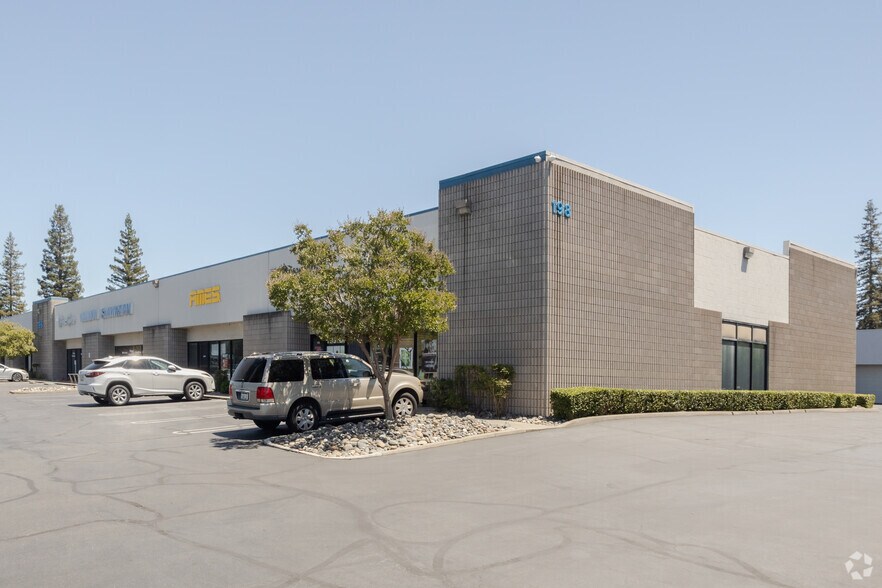 198 Cirby Way, Roseville, CA for lease - Building Photo - Image 3 of 10