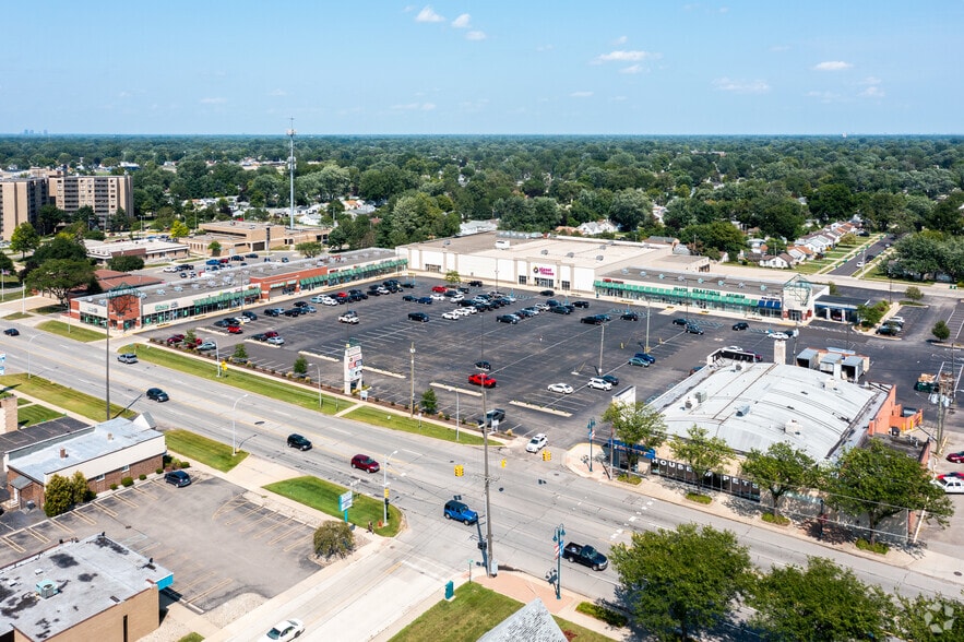 5726-5940 Middlebelt Rd, Garden City, MI for lease - Aerial - Image 2 of 6