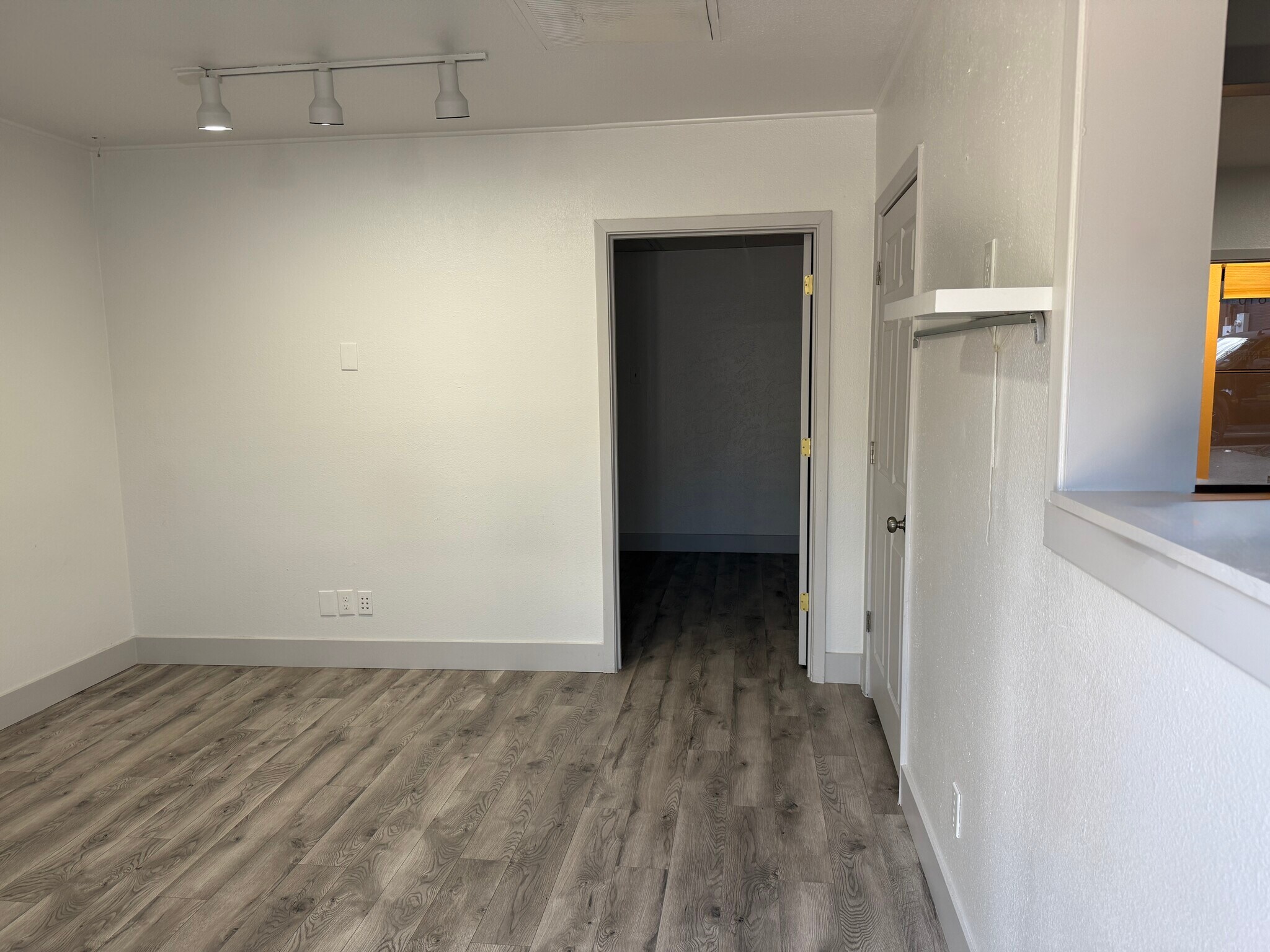 800-810 W State St, Garland, TX for lease Building Photo- Image 1 of 9