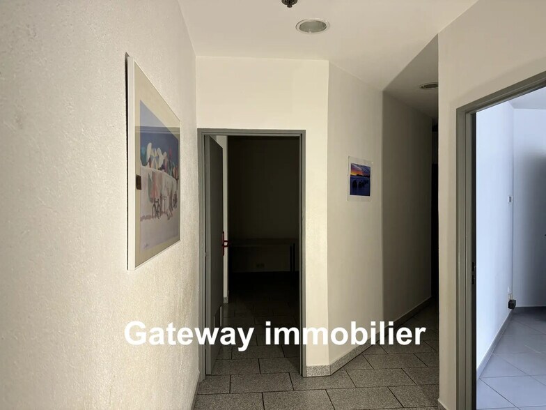 Office in Clermont-Ferrand for lease - Building Photo - Image 2 of 10