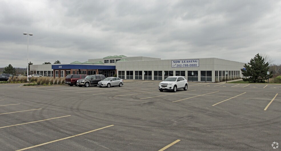 400 Bay View Rd, Mukwonago, WI for sale - Building Photo - Image 1 of 1