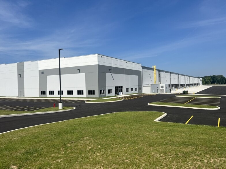 900 Rosedale Ave, Middletown, PA for lease - Building Photo - Image 2 of 3