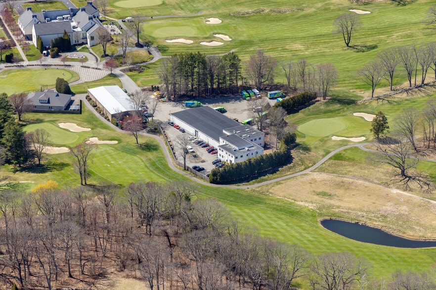 36 Country Club Ln, Belmont, MA for sale - Building Photo - Image 2 of 14