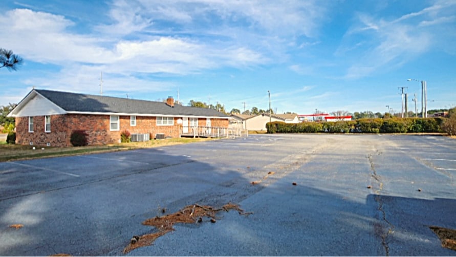 7117 Raeford Rd, Fayetteville, NC for lease - Building Photo - Image 3 of 35