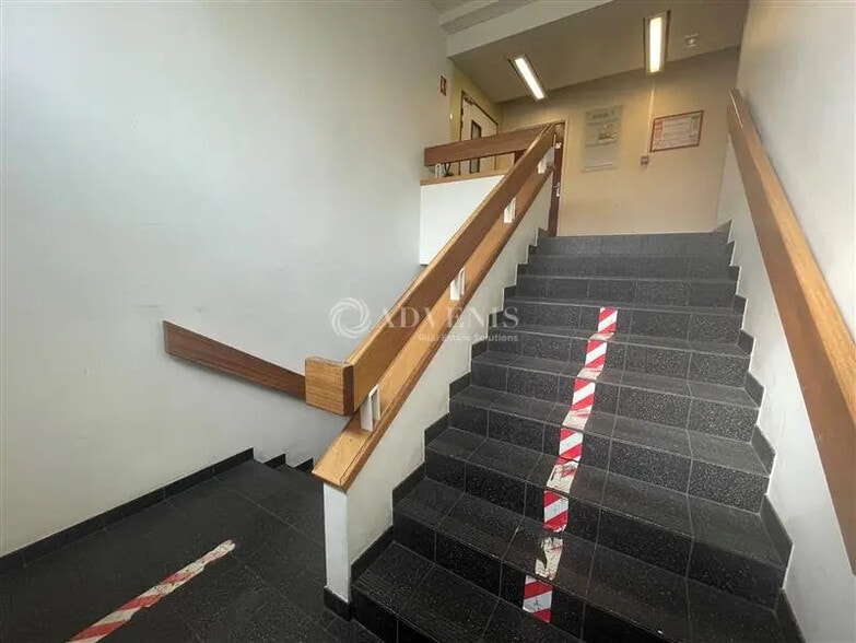 Office in Tremblay-en-France for lease - Interior Photo - Image 2 of 7