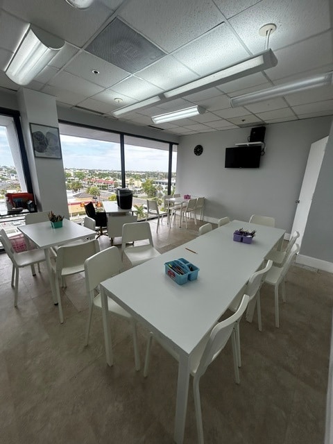 900 W 49th St, Hialeah, FL for lease Interior Photo- Image 1 of 12