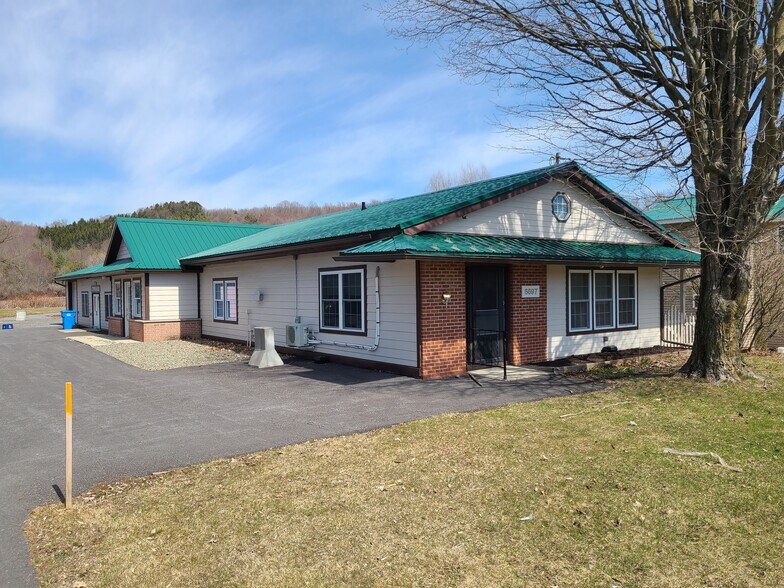 6697 Airport Rd, Hamilton, NY for sale - Primary Photo - Image 1 of 1