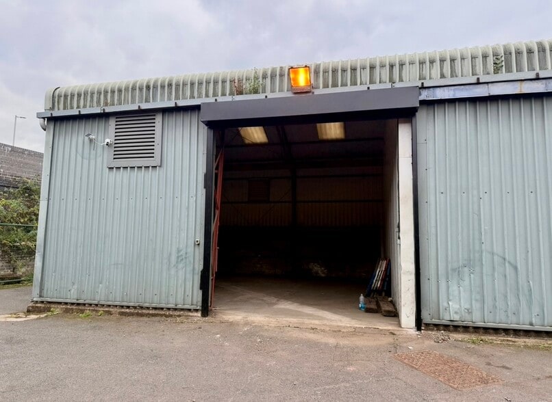 Wednesfield road, Wolverhampton for lease - Building Photo - Image 3 of 8