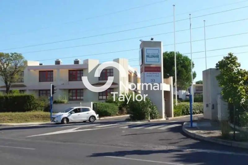 Office in Montpellier for lease - Building Photo - Image 2 of 21