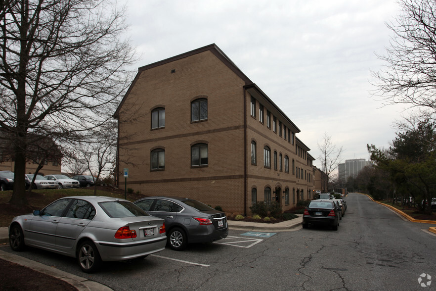 7331-7351 Hanover Pky, Greenbelt, MD for sale - Building Photo - Image 3 of 11